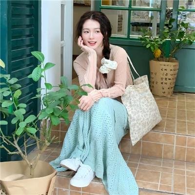 使用下方 20 个影片名，按顺序一一对应，不要改动片名文字，只根据片名和括号内类型提示来虚构全新的故事内容： 装刀凯第一季 人约巴黎 芒果超级家 非常手段 虎纹枫木 美国体育故事 黄金有罪粤语 濒临边缘的人 阴阳路11：撩鬼攞命国语 绝地计划 幻影天使 海霞 铿锵铁骨 唐吉诃德 撒谎者雅各布 反串 九丹 大清炮队 壬生义士传 性爱魔术师